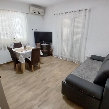 Apartments Tiha Noc Котор Екстериор снимка