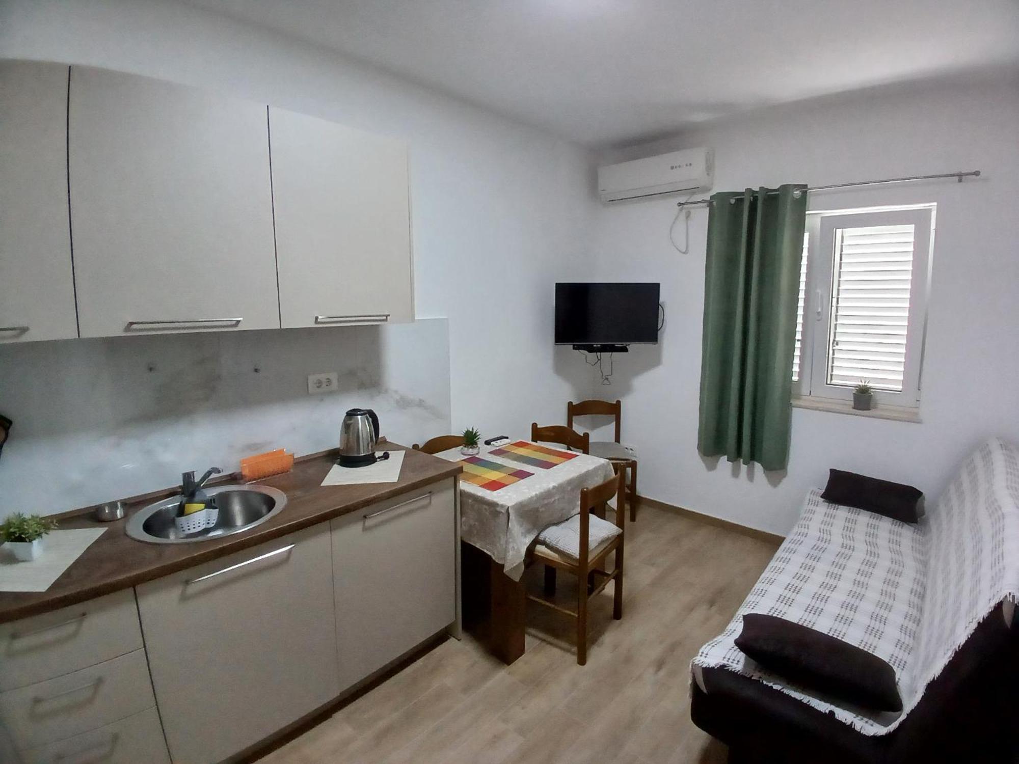 Apartments Tiha Noc Котор Екстериор снимка