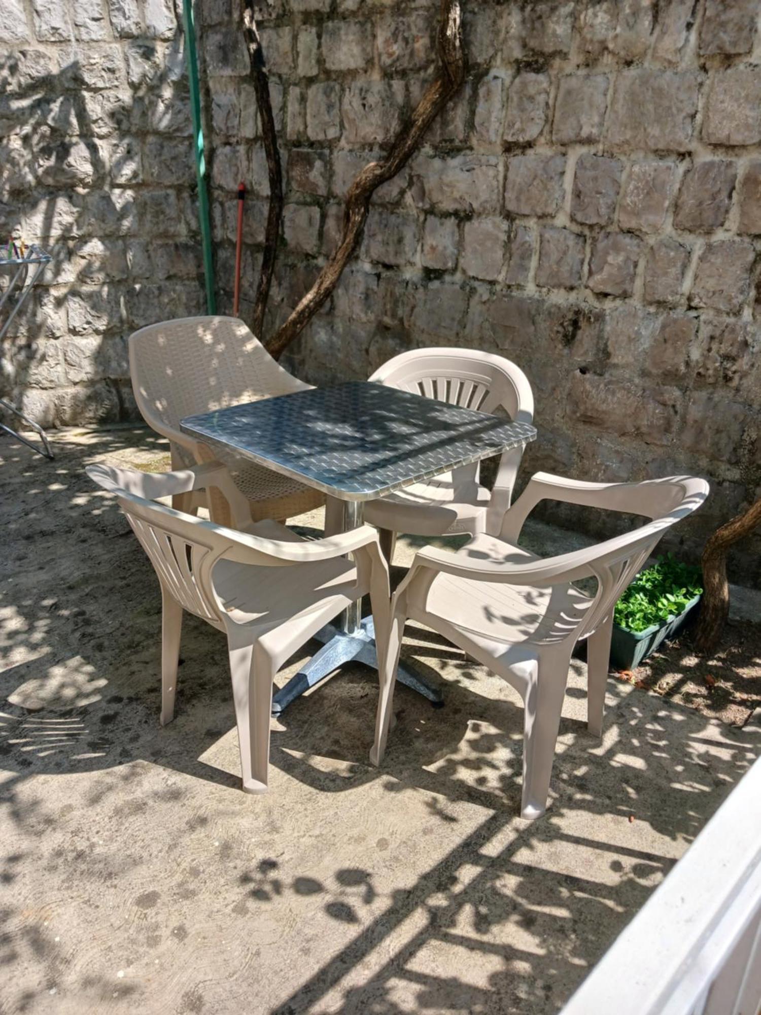Apartments Tiha Noc Котор Екстериор снимка