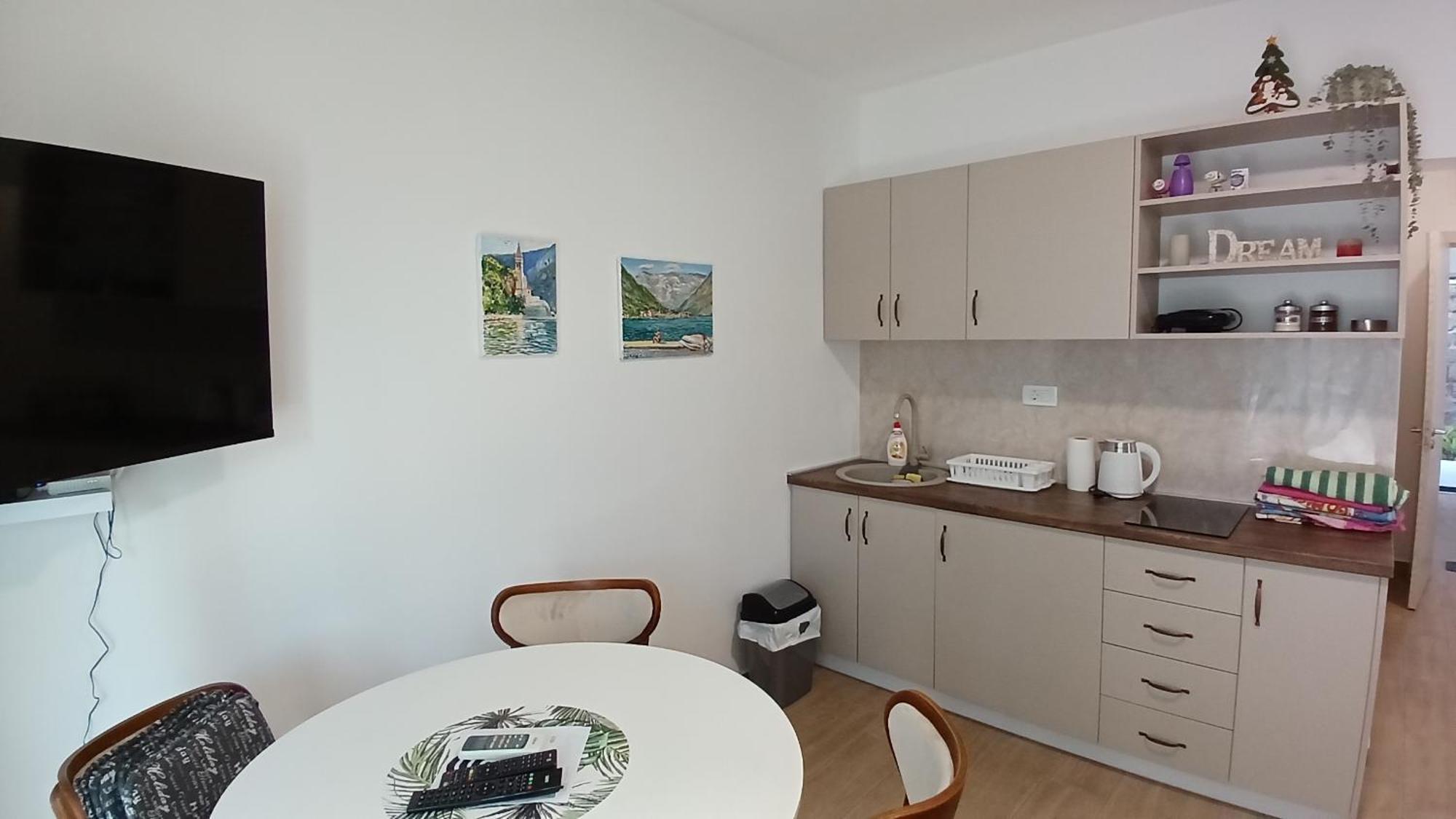 Apartments Tiha Noc Котор Екстериор снимка