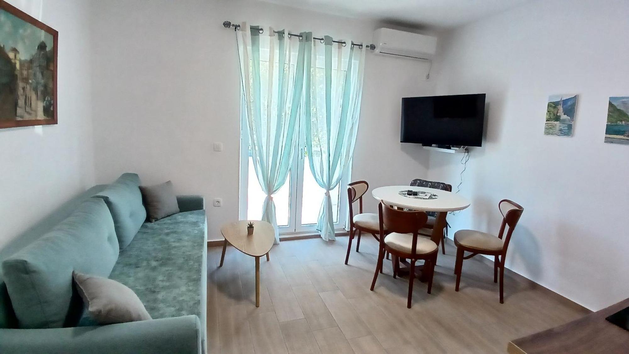 Apartments Tiha Noc Котор Екстериор снимка