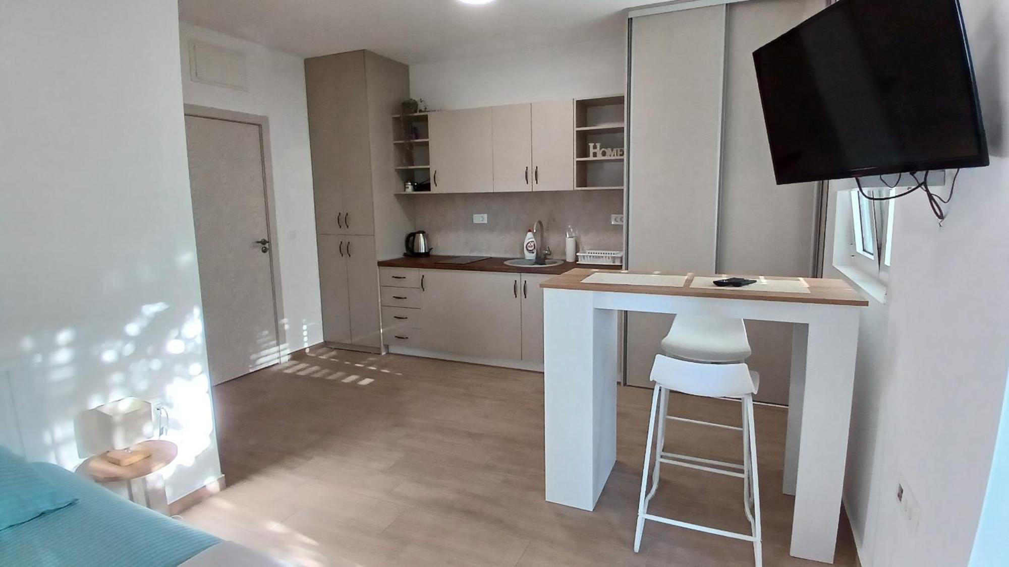 Apartments Tiha Noc Котор Екстериор снимка